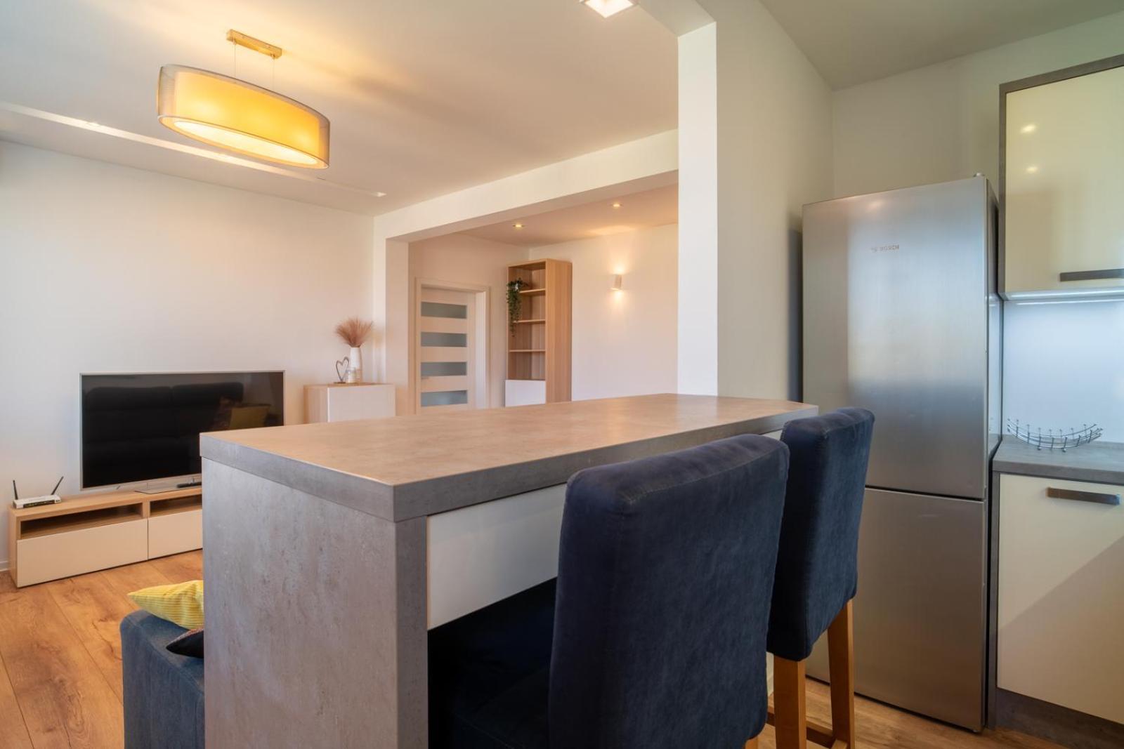 Cozy And Quiet In Wider Center Pressburg
