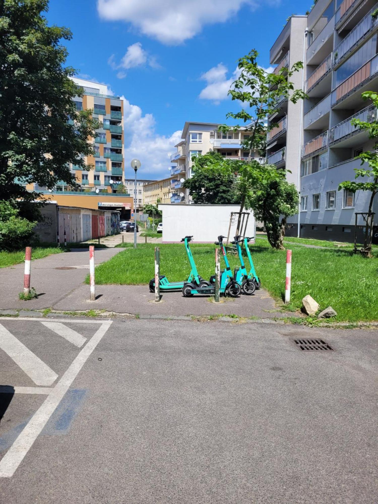 Cozy And Quiet In Wider Center * Pressburg